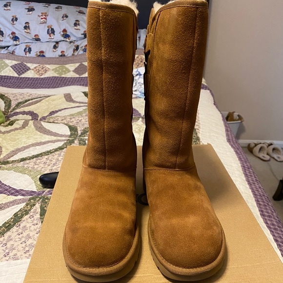 UGG Shoes - UGG W ALLEGRA BOW Size 7 Chestnut